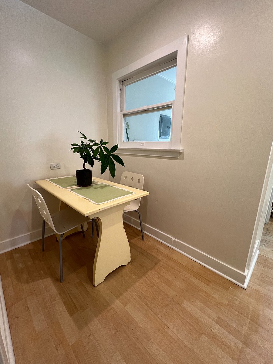 Cozy Banquette 