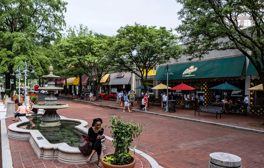 Only 5 min drive to The Village at Shirlington