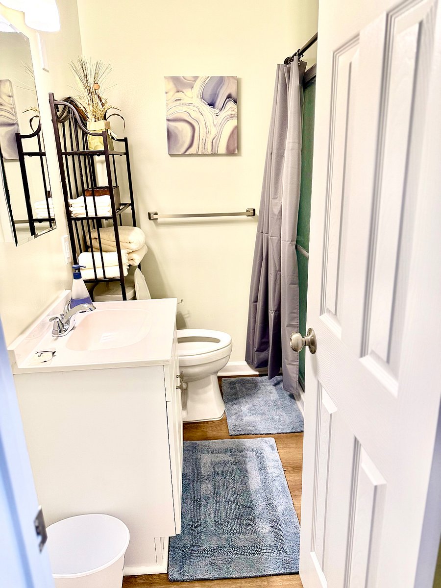 Room 1 Private Bathroom- Across the Hall 