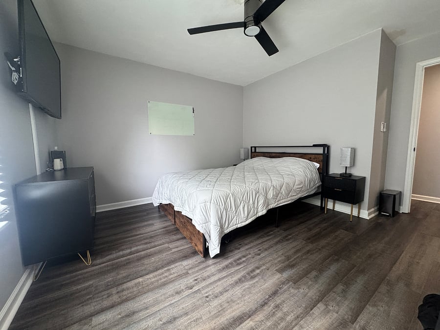 Upstairs queen bedroom