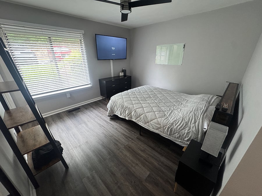 Upstairs Queen Bedroom