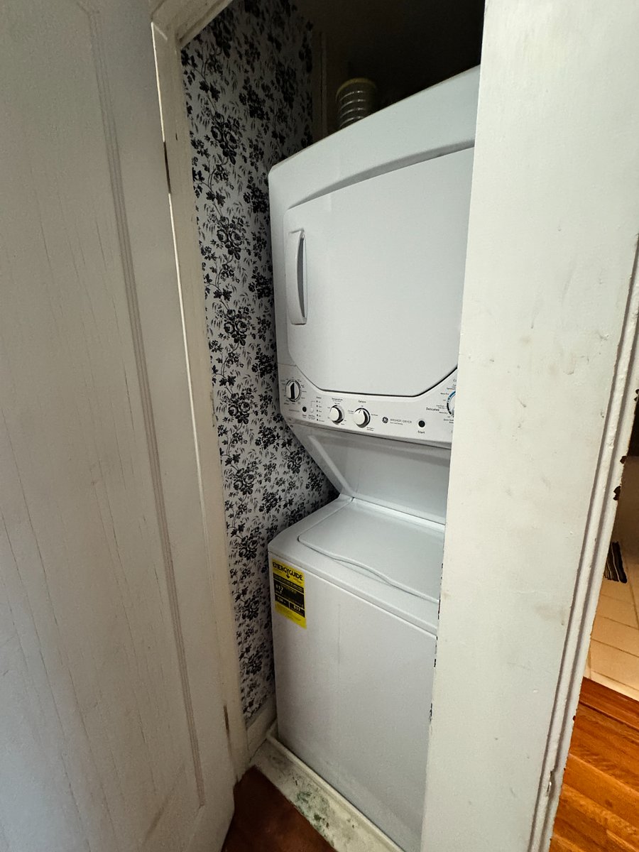 In Unit Washer + Dryer Combo
