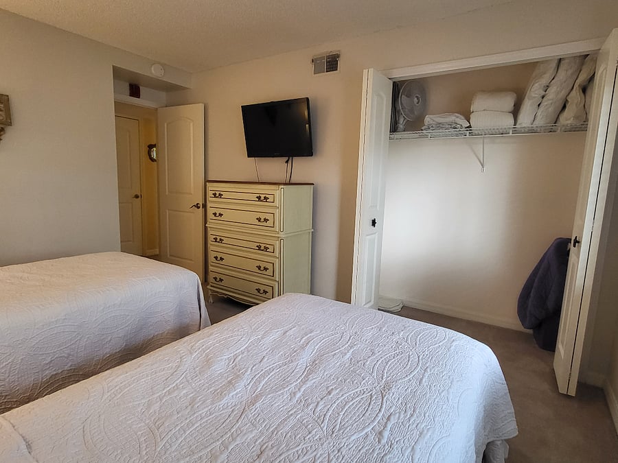 another 2nd bedroom view