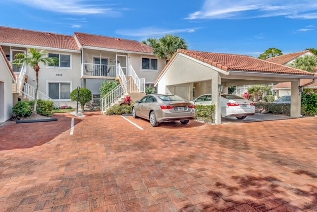 Carport and extra parking spaces
