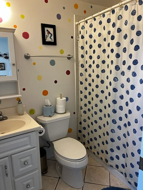 Shared Bathroom 3rd floor