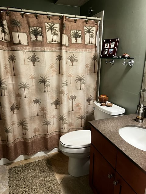 1st floor Bathroom
