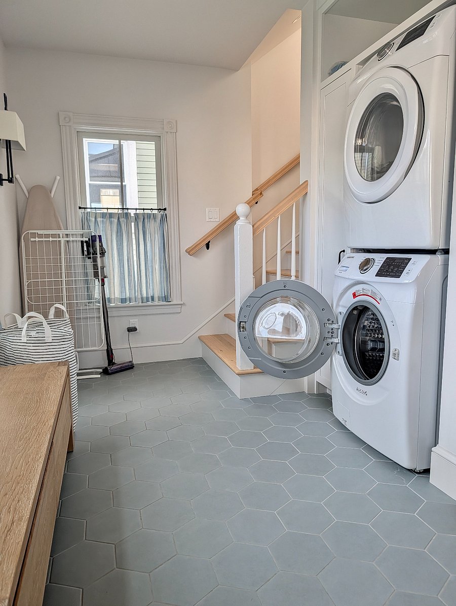 Stackable washer and dryer