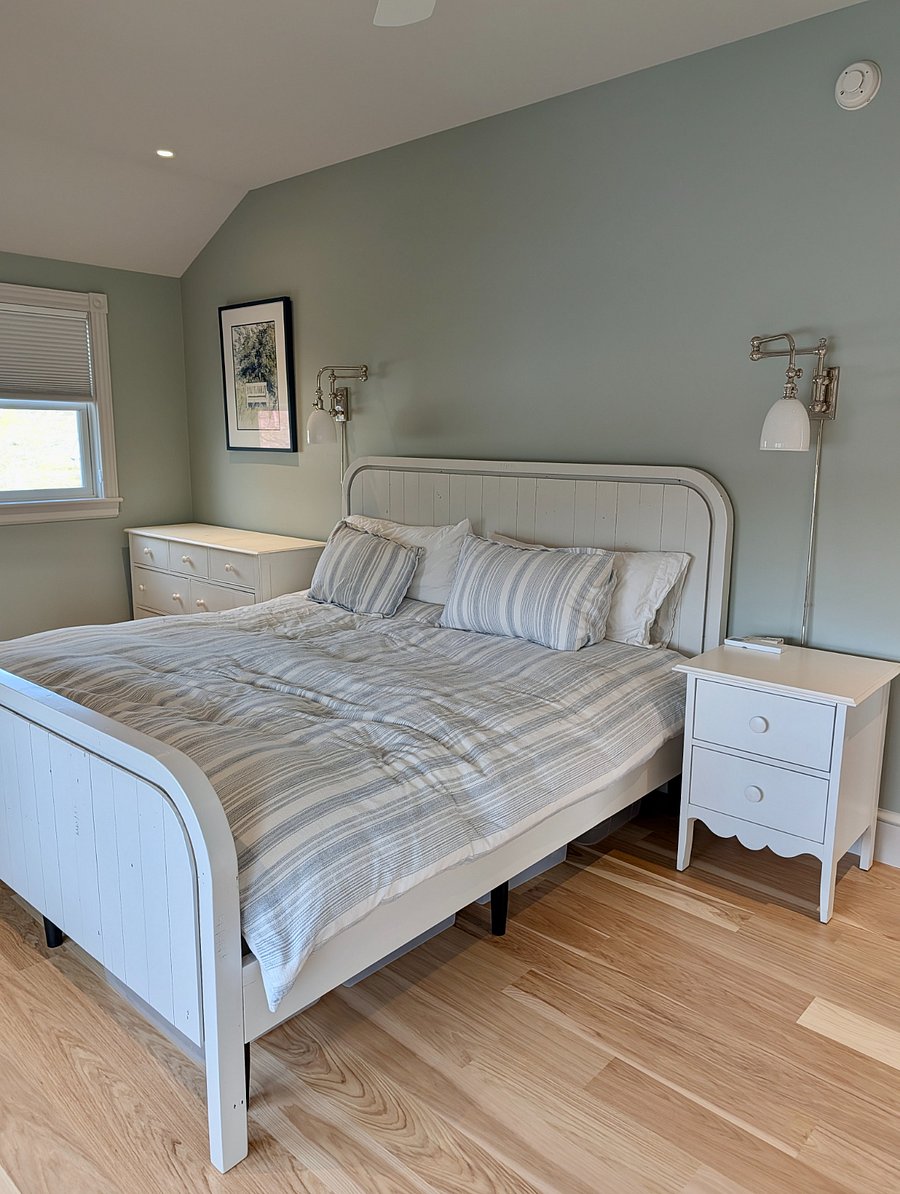 Large, king size bed