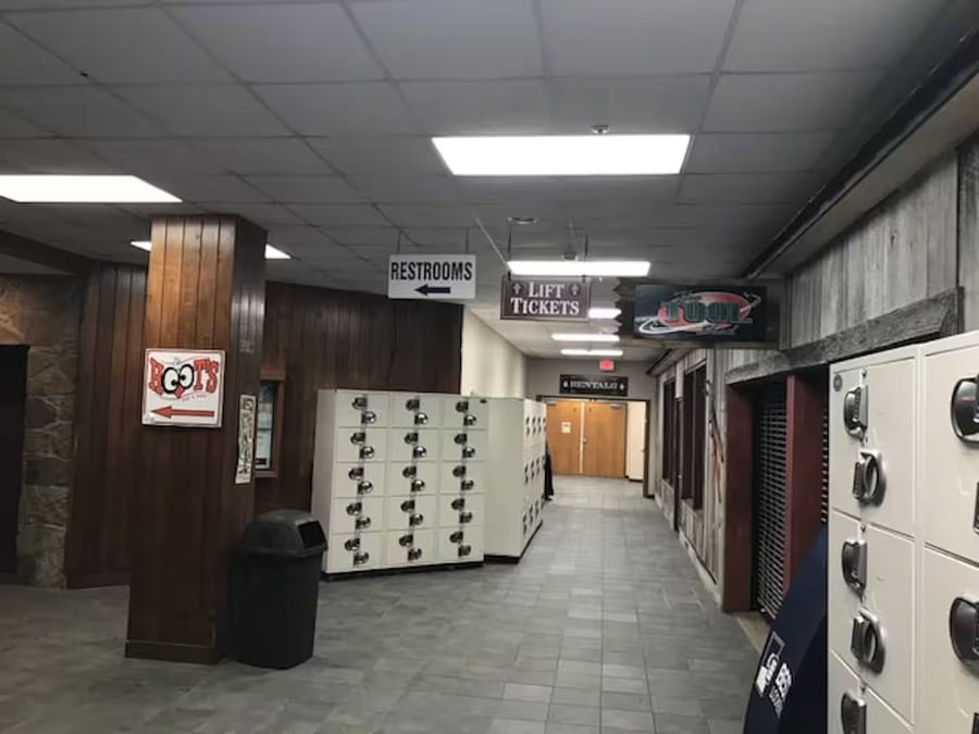 Ground level lobby includes lift tickets for purchase, ski lockers, Hoot's Restaurant, & elevator to condo!