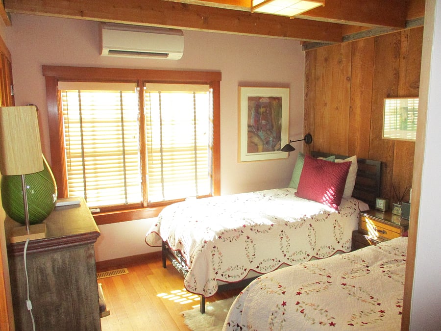 Downstairs Bedroom with Twin Beds