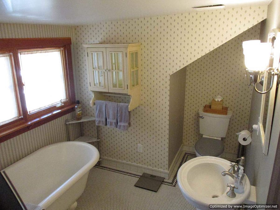 Upstairs Bathroom with Claw Foot Tub