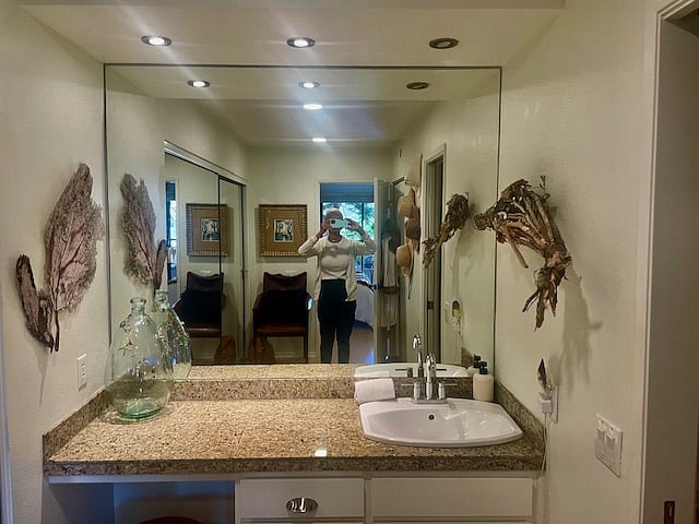 Attached Master Bath with Washer and Dryer