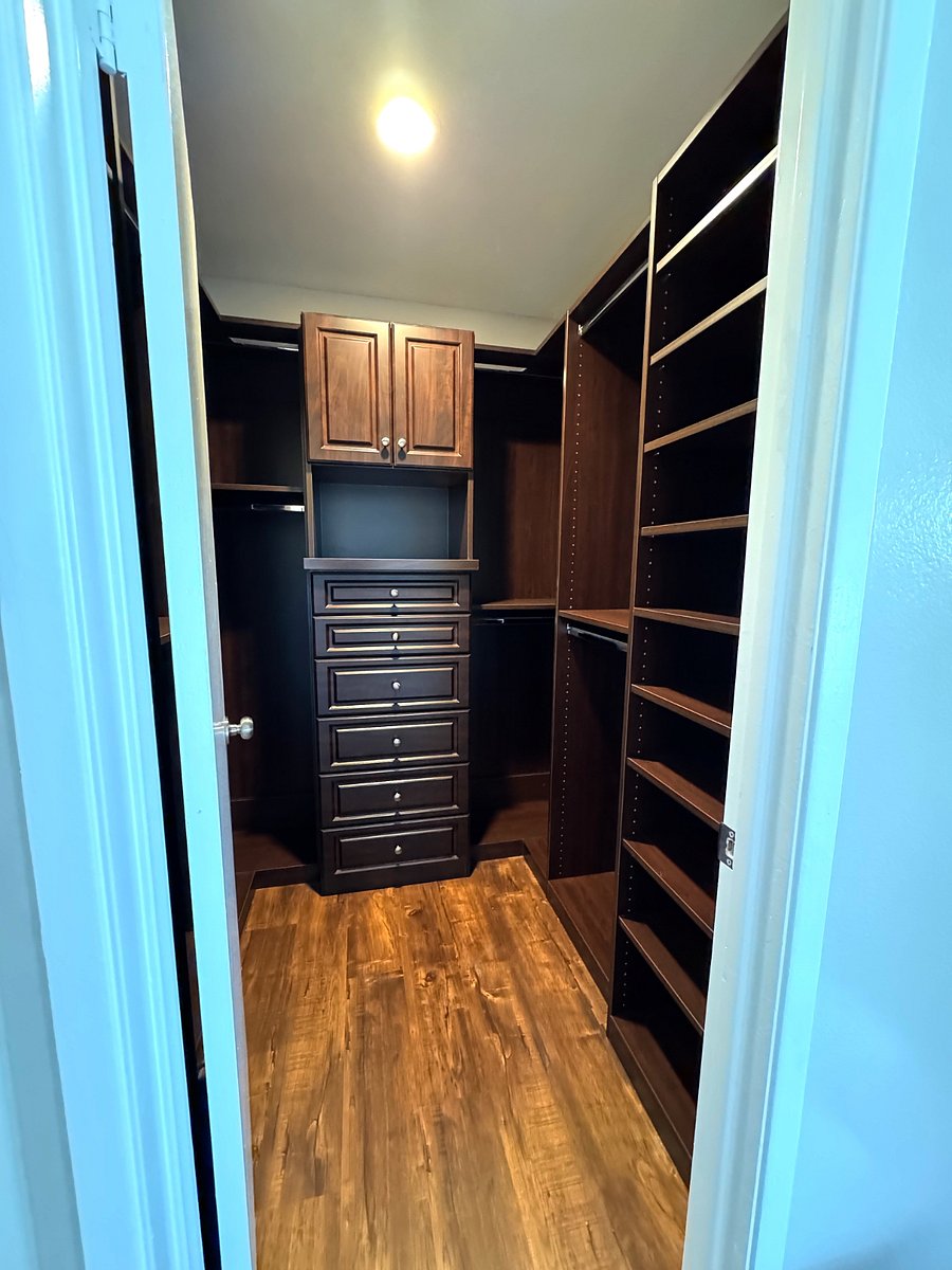 Master - walking closet