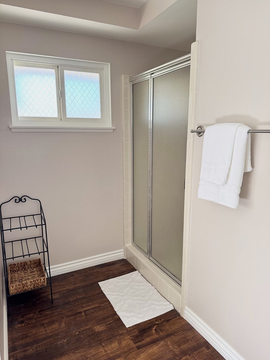 Master - shower room