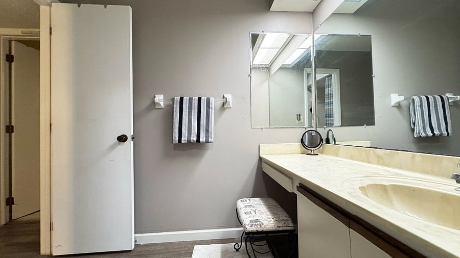 upstairs bathroom and shower