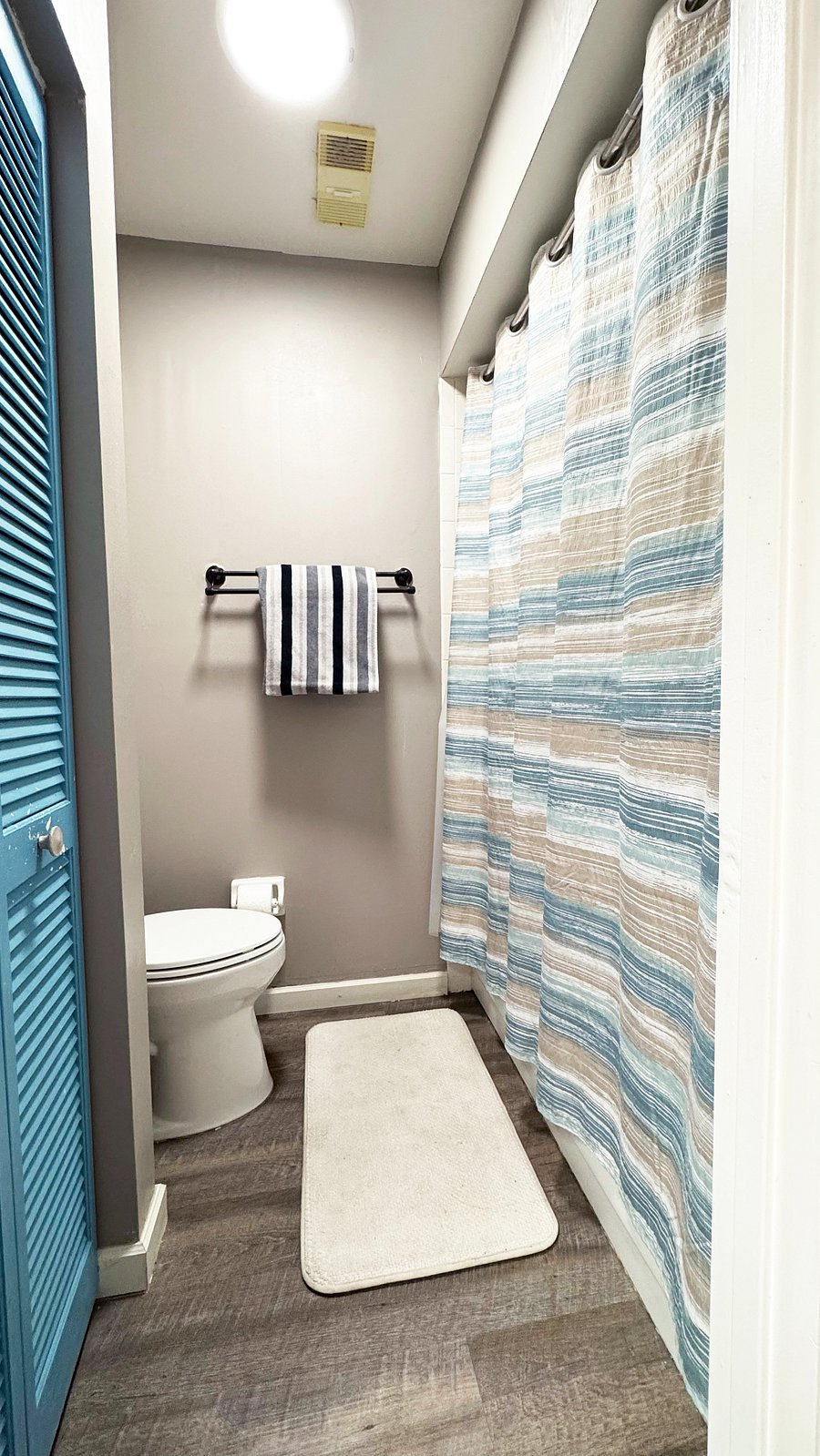 upstairs bathroom and shower
