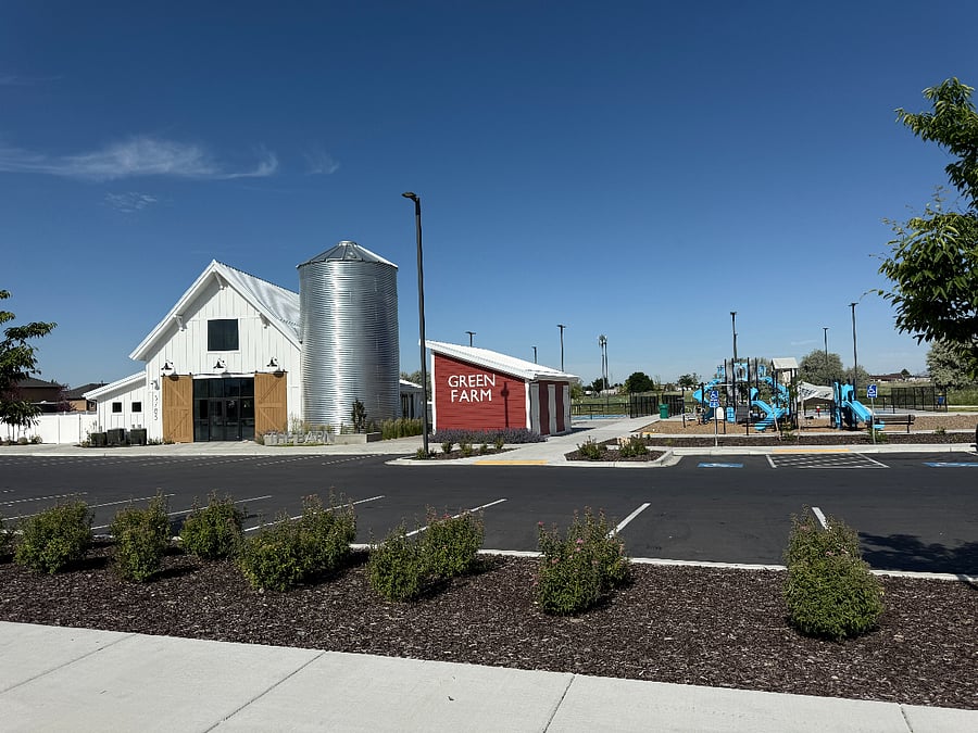 Green Farm clubhouse, pickleball courts and playground
