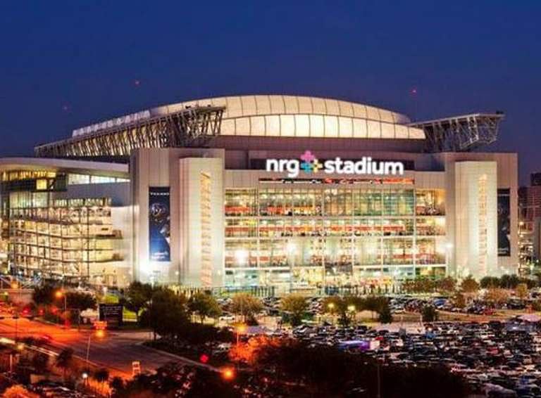 10 minute drive to NRG Stadium