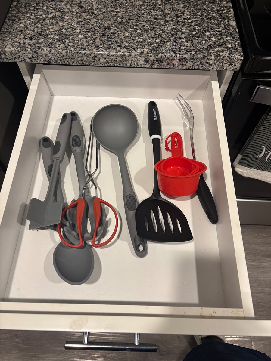 Fully stock with cooking utensils