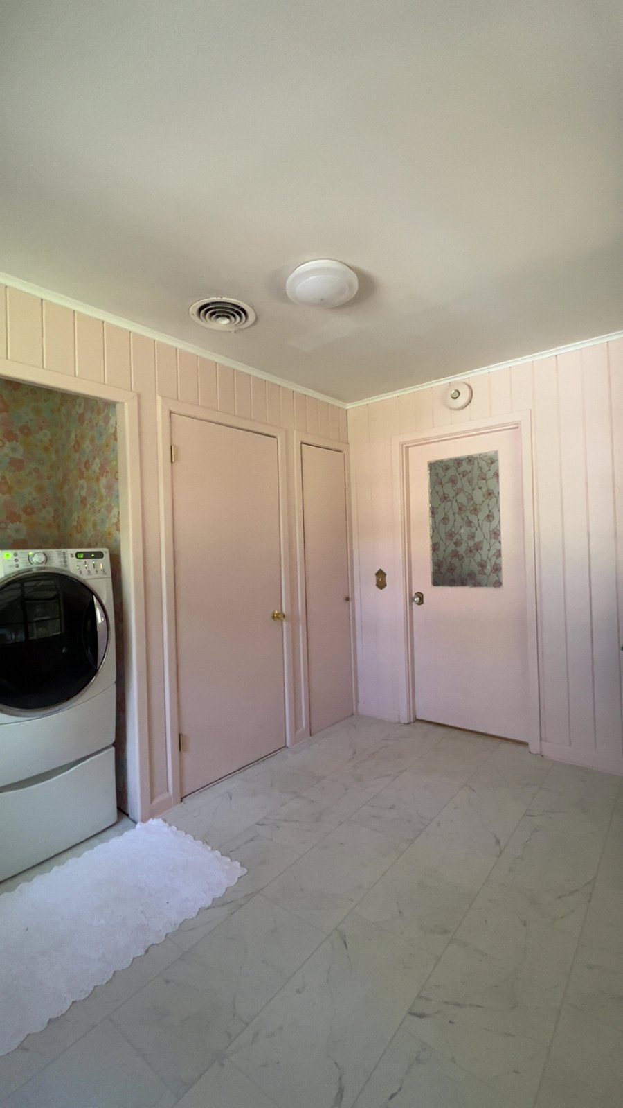 Enjoy a private bedroom in a quiet, friendly neighborhood
