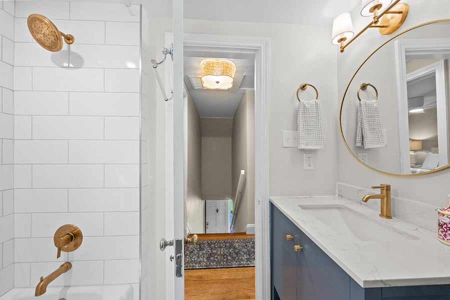 Downstairs Full Bath