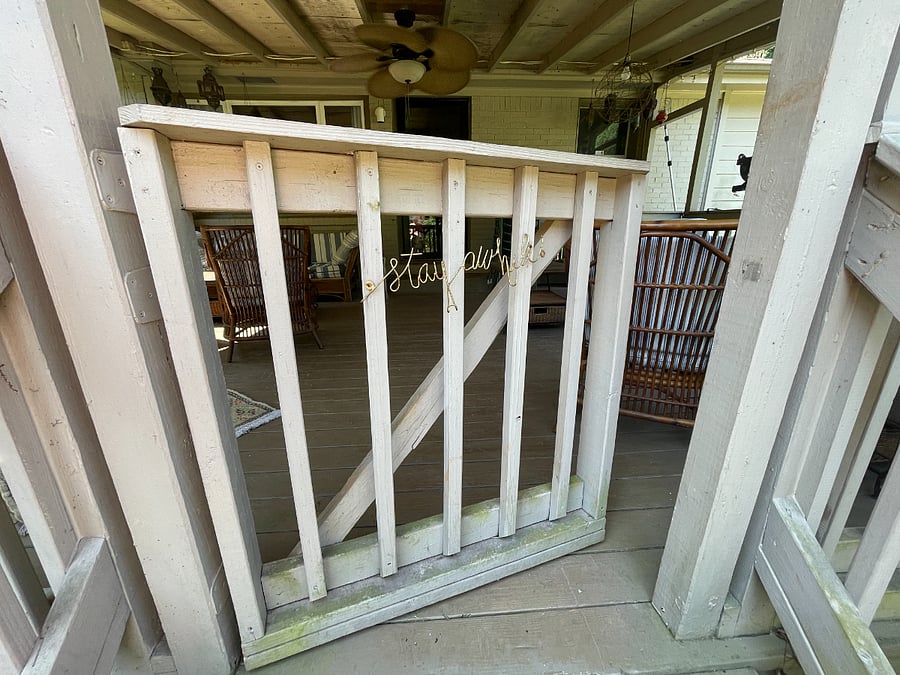 Entry to front porch from front walkway.