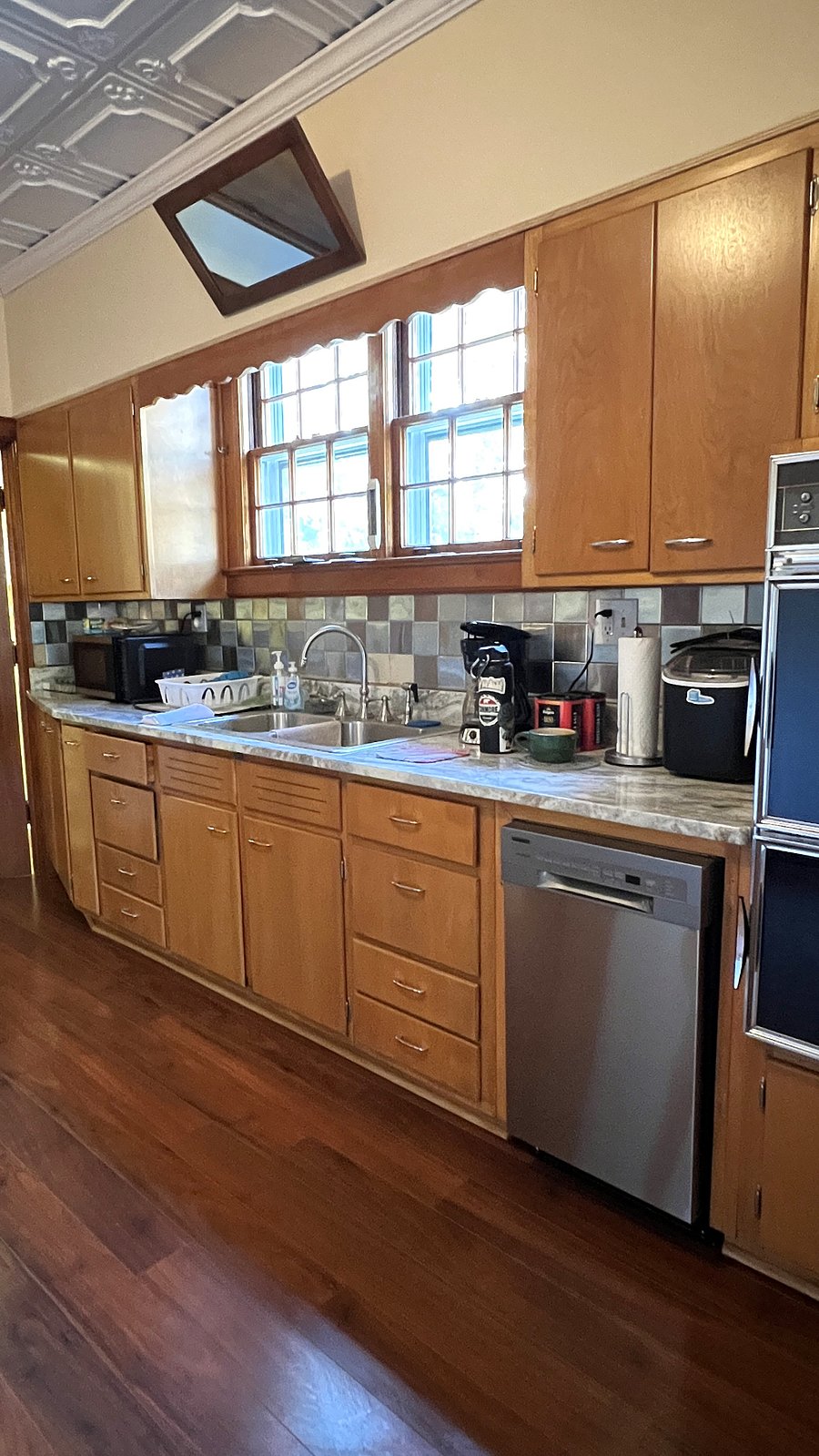 Full kitchen, shared.