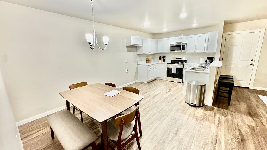 Dining Area & Kitchen
