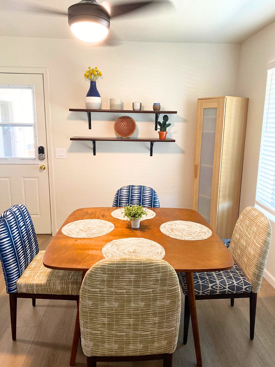 Dining area:
***Additional photos are on the way! We're currently in the process of furnishing the space, so stay tuned! :)