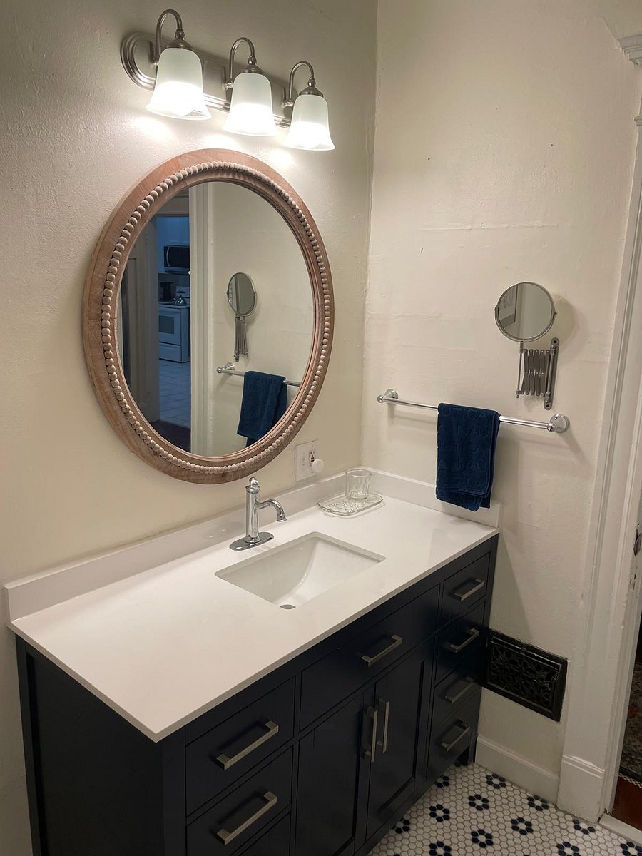 New vanity and sink