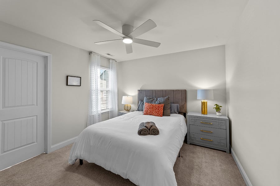 Bedroom 2 - Queen bed, walk-in closet