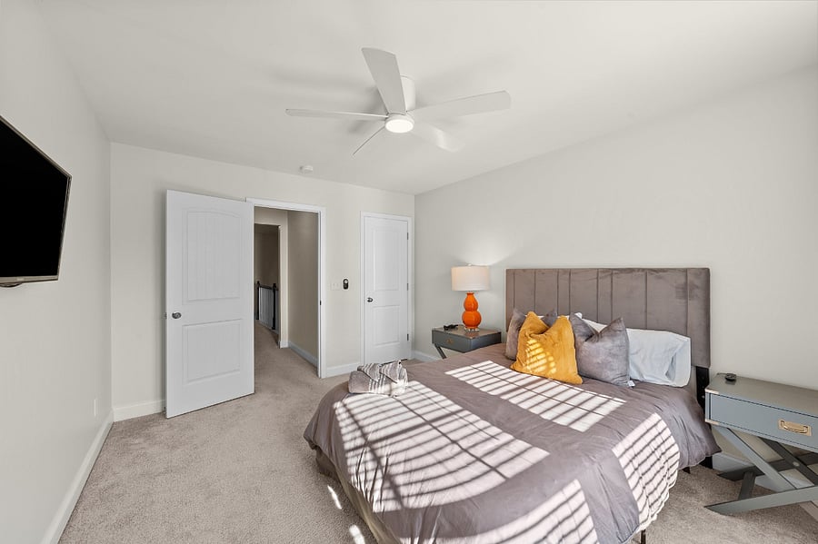 Bedroom 3 - Queen bed, walk-in closet