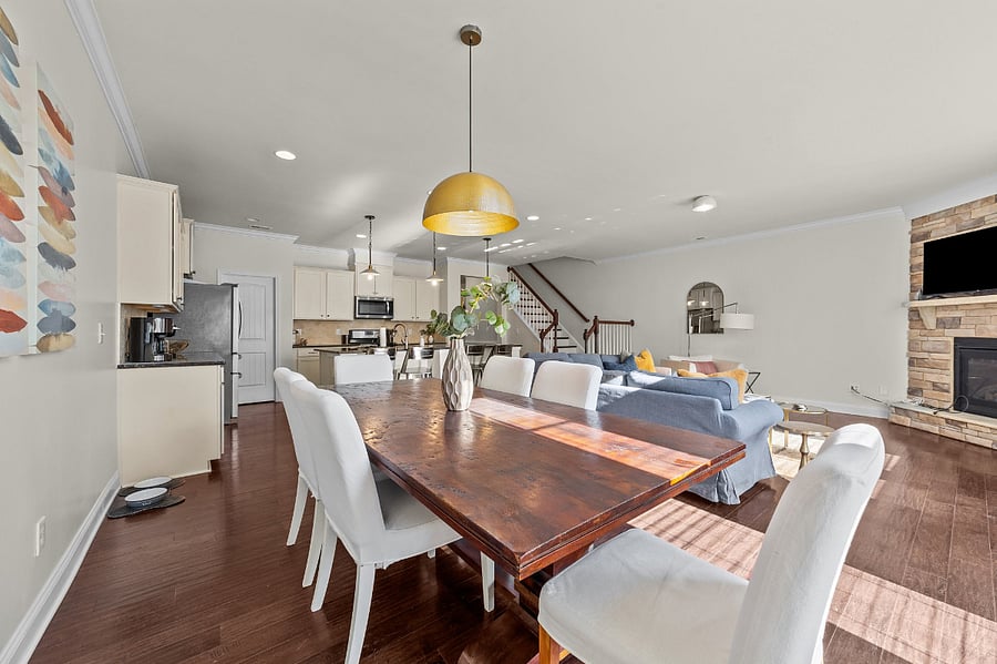 Open plan family, kitchen area