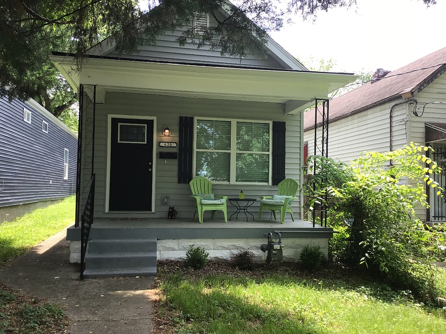 Papas Place. Front Porch