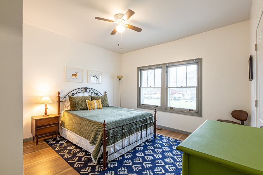 Rear bedroom