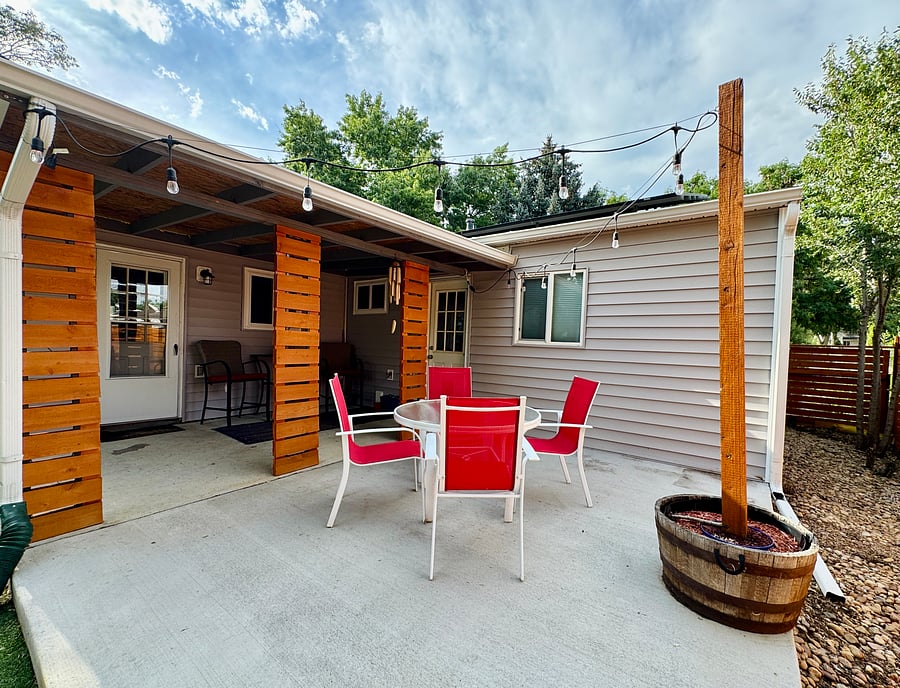 4-person outdoor dining table