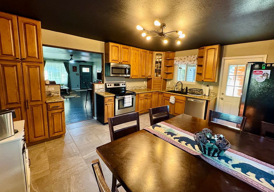Large eat-in kitchen
