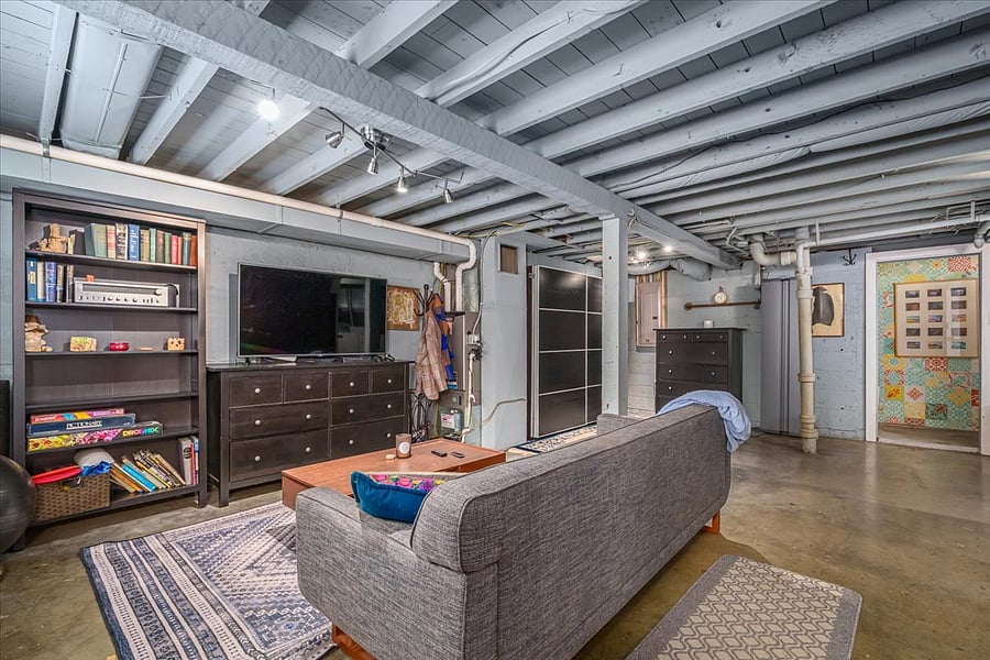 perfect movie night area. 