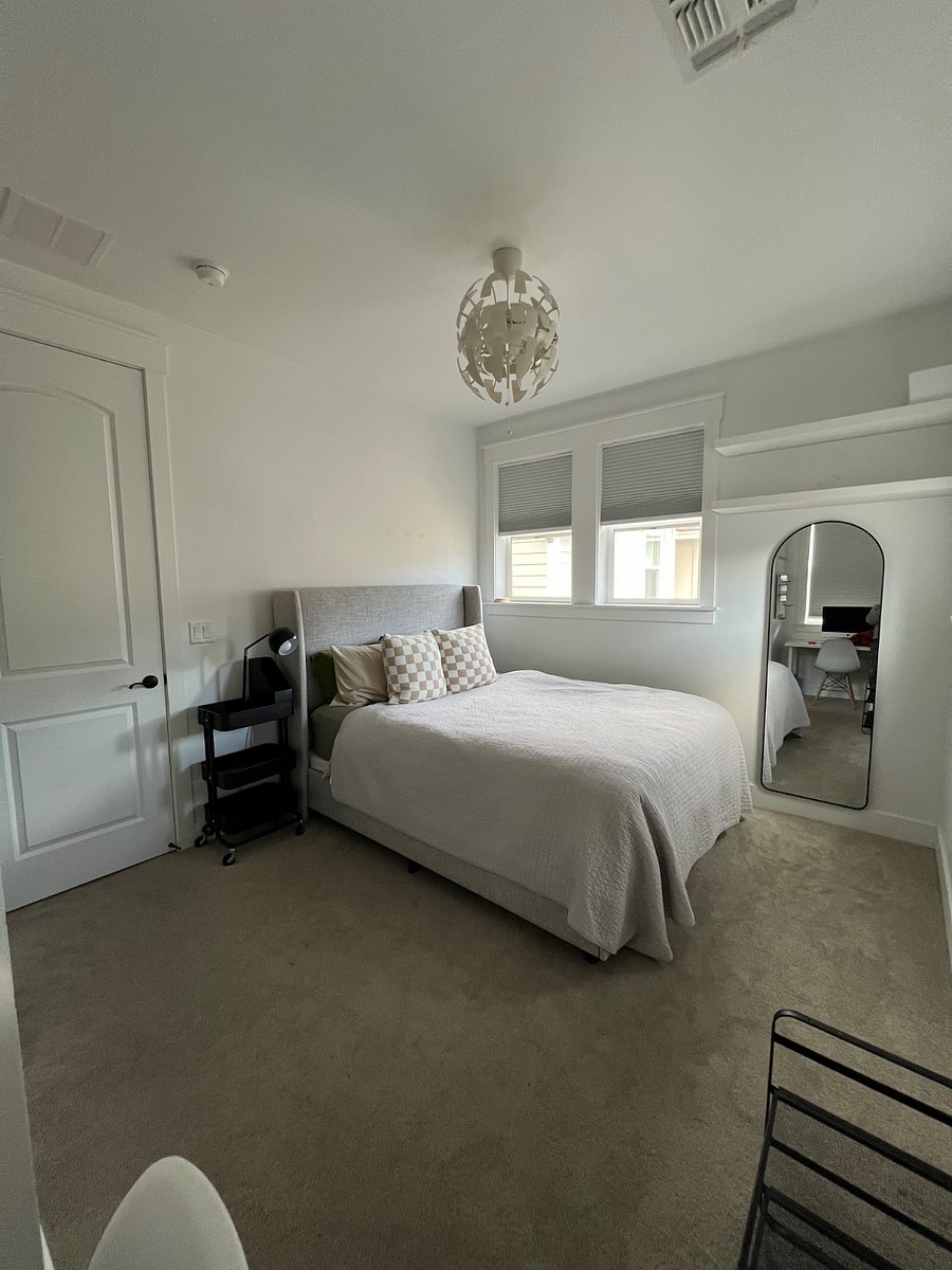 Queen Bedroom