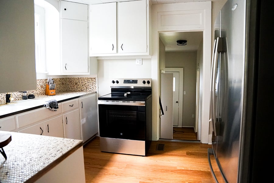 New stove, refrigerator, and microwave for your cooking needs.