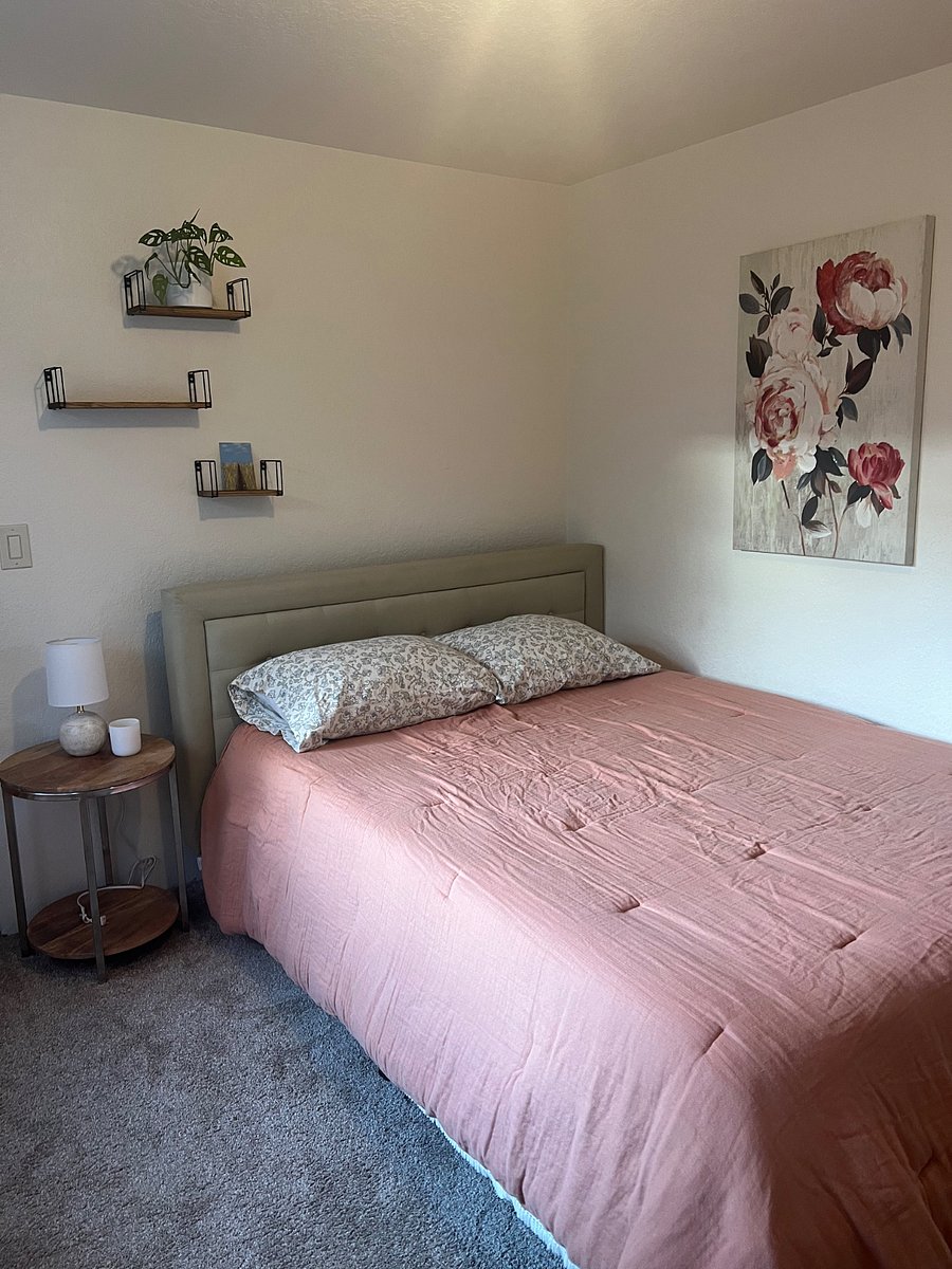 Guest bedroom 2