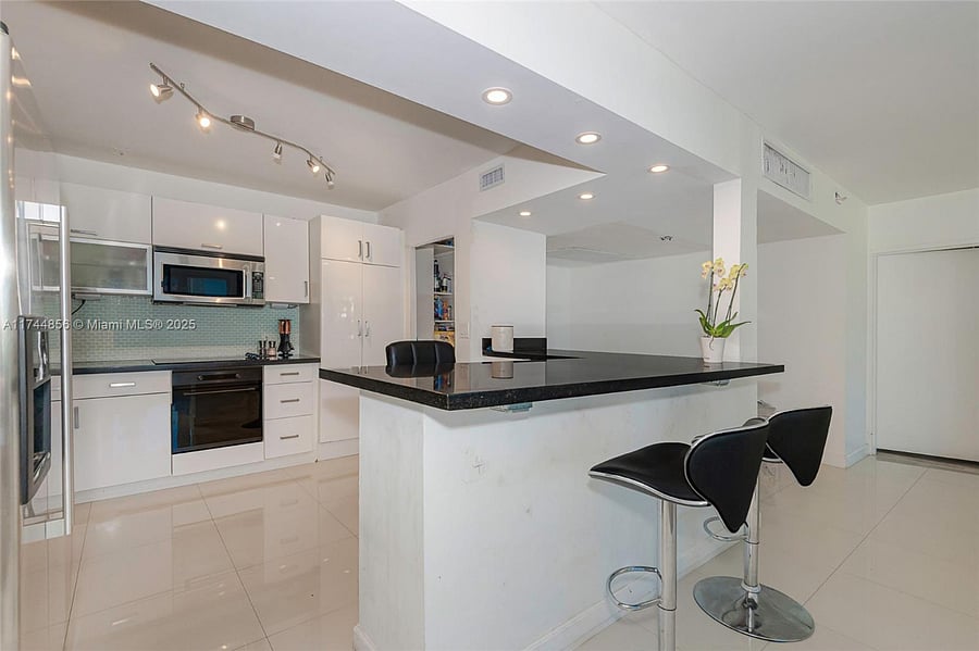 Furnished Finder property 868387_1 photo 11