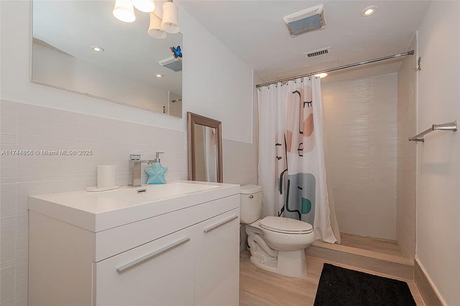 Furnished Finder property 868387_1 photo 25