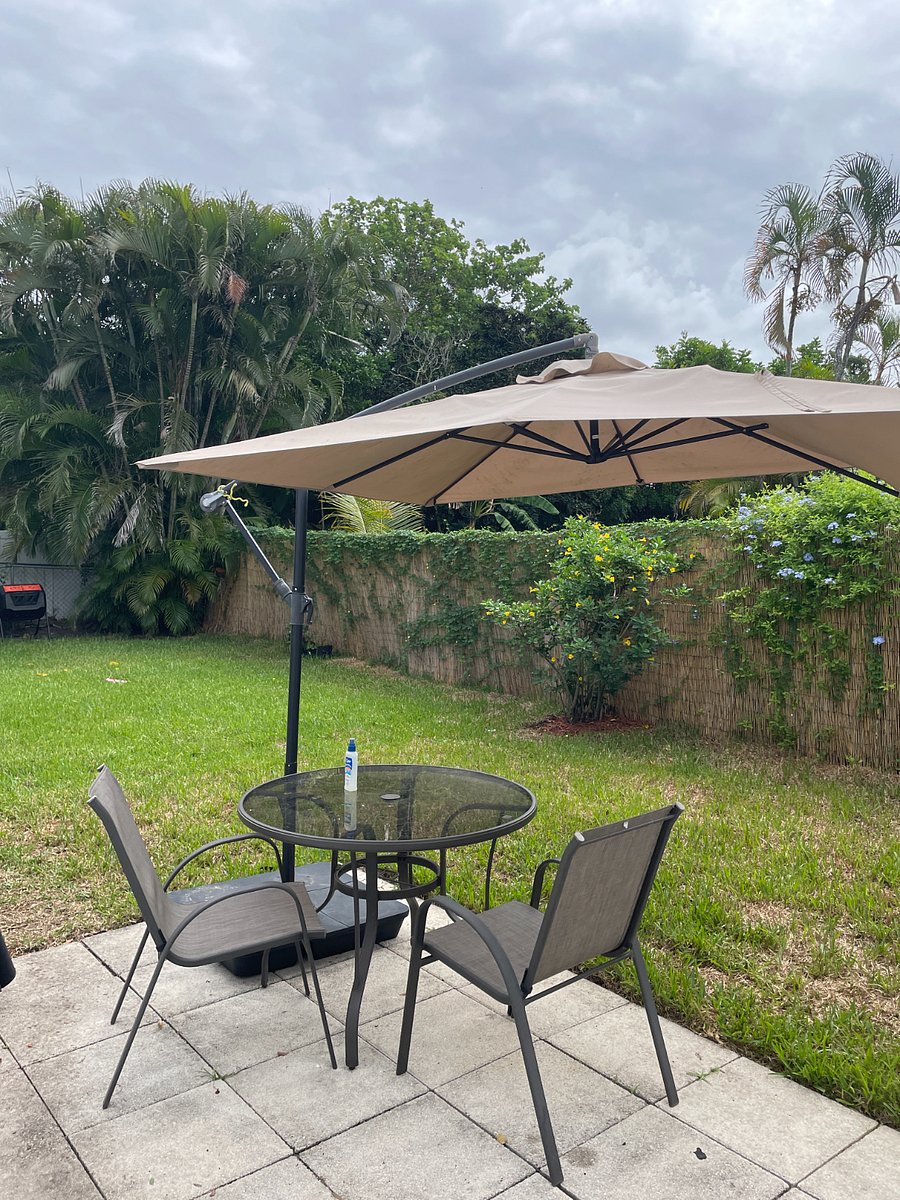outdoor patio table