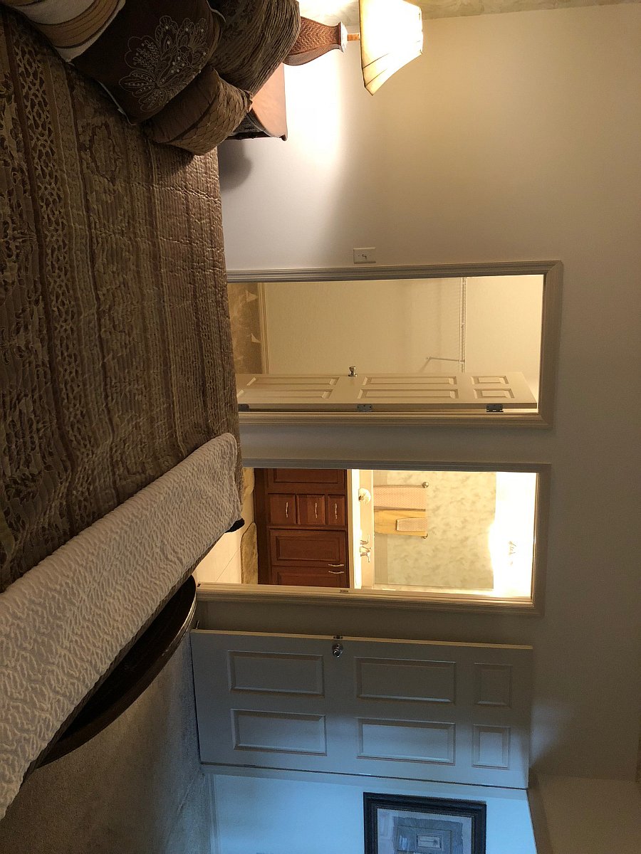 Main Bedroom Walkin Closet and Bath