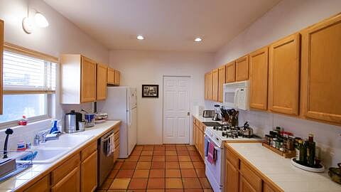 Furnished Finder property 868523_1 photo 6