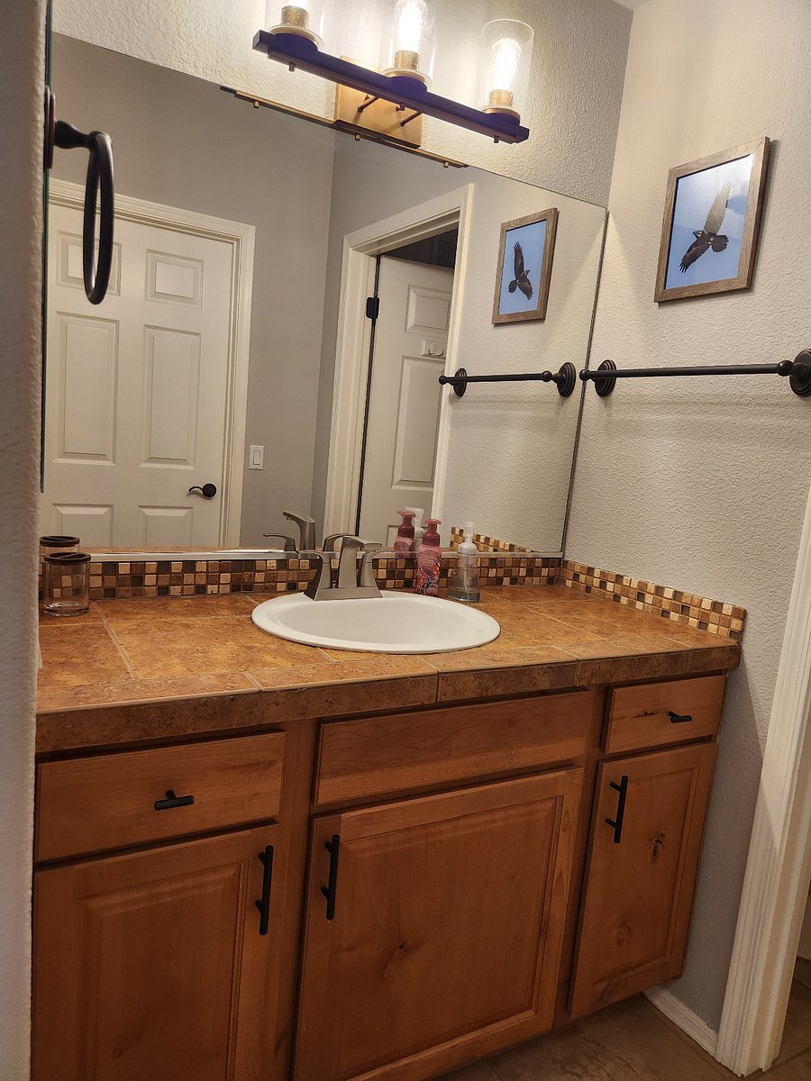 Master Lavatory