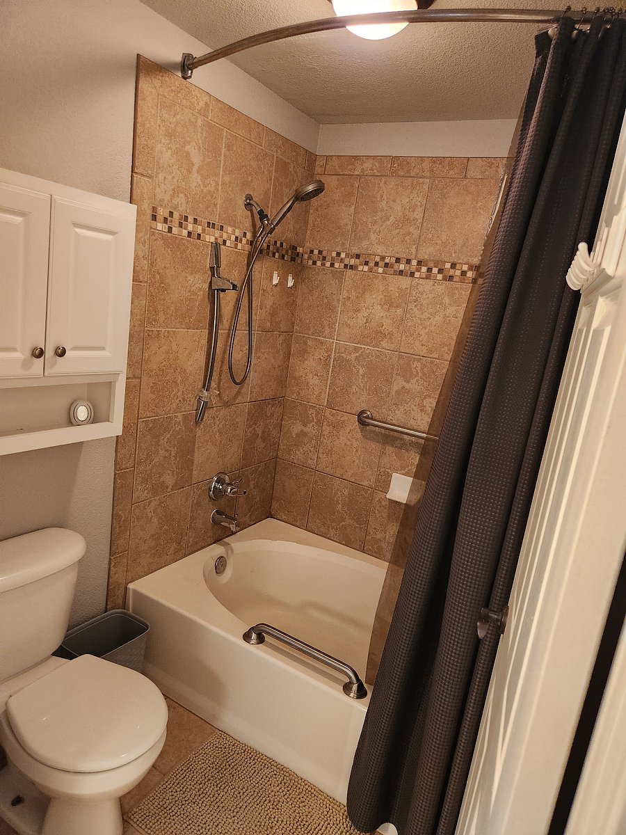 Master Toilet and Shower