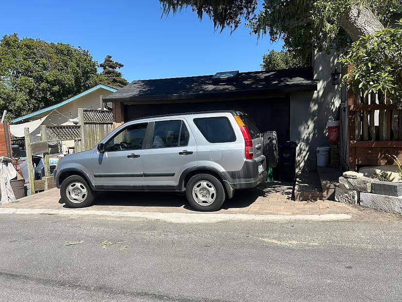 On site parking is narrow but can accommodate a car the size of my Honda CRV. There is plenty of street parking around the corner off the alley.