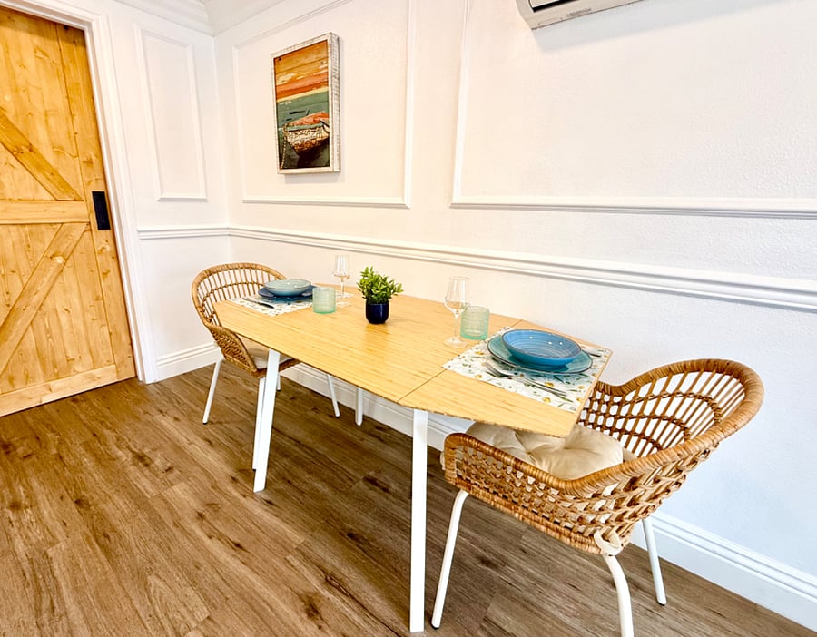 Dining area - seats up to 4 comfortably